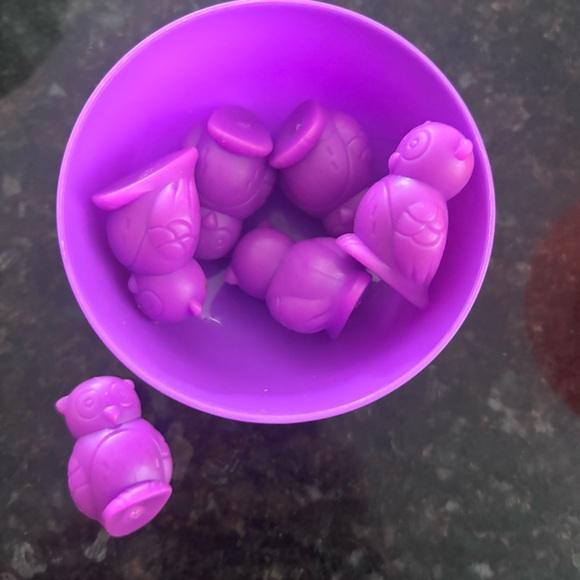 Colorful Animal Sorting Cups - Picture 7 of 9